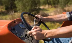 Co ile motogodzin wymiana oleju w T25, aby uniknąć awarii?