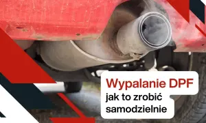 Dym wydobywa się z rury wydechowej samochodu, sugerując proces wypalania DPF. Tekst informuje, jak to zrobić samodzielnie.
