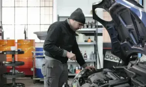 Ile kosztuje roboczogodzina w warsztacie samochodowym? Sprawdź ceny!