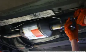 Czy DPF to katalizator? Poznaj kluczowe różnice i funkcje