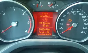 Jak skasować komunikat o koniecznej wymianie oleju w Fordzie?