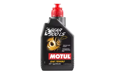 Czarna butelka z czerwonym korkiem, zawierająca motul olej przekładniowy Gear 300 LS SAE 75W90. Widoczne koła zębate i napis "Limited slip".