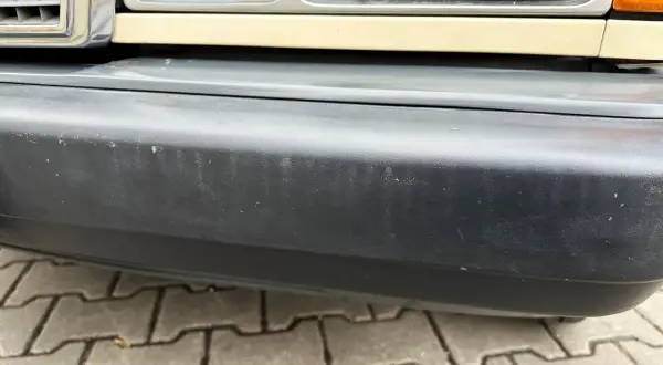 Czym pomalować zderzak plastikowy, aby uzyskać trwały efekt?