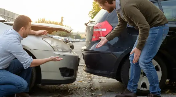 Ślizg zderzaka co to jest i jak chroni Twój samochód przed uszkodzeniami