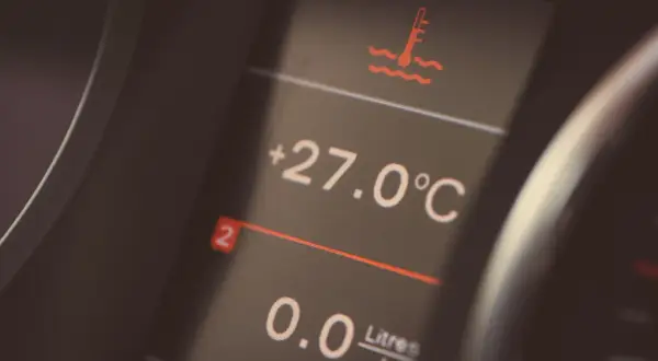 Ile wchodzi płynu do chłodnicy Audi A3? Sprawdź, by uniknąć problemów