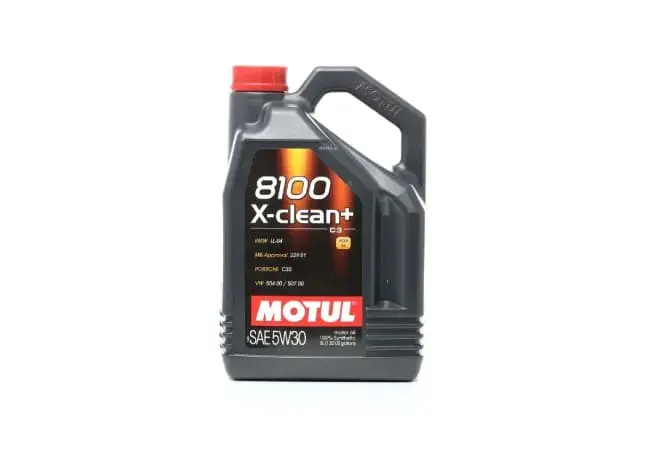 Motul 5W30 4L - Jak wybrać najlepszy olej silnikowy dla swojego auta?