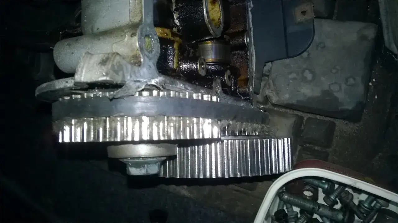 Uszkodzony pasek rozrządu i koła zębate. Kto musi zapłacić za błąd mechanika który doprowadził do zerwania paska rozrządu?