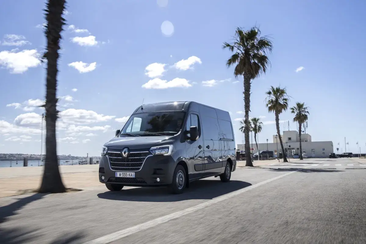 Zdjęcie Renault Master jaki silnik wybrać, aby uniknąć kosztownych błędów?