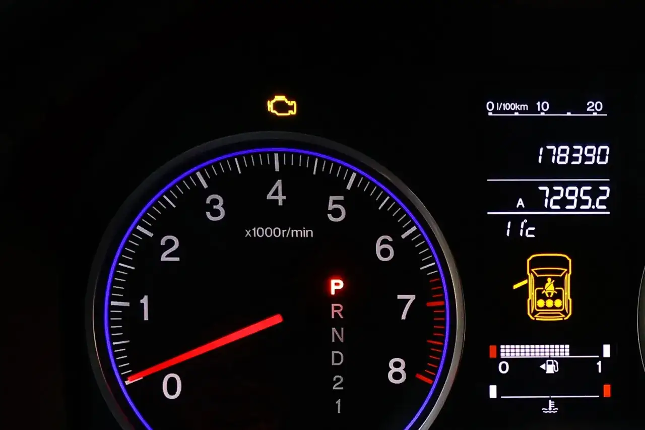 Zdjęcie Jaka kontrolka od DPF? Zrozum, co oznacza jej zapalenie i jak działa